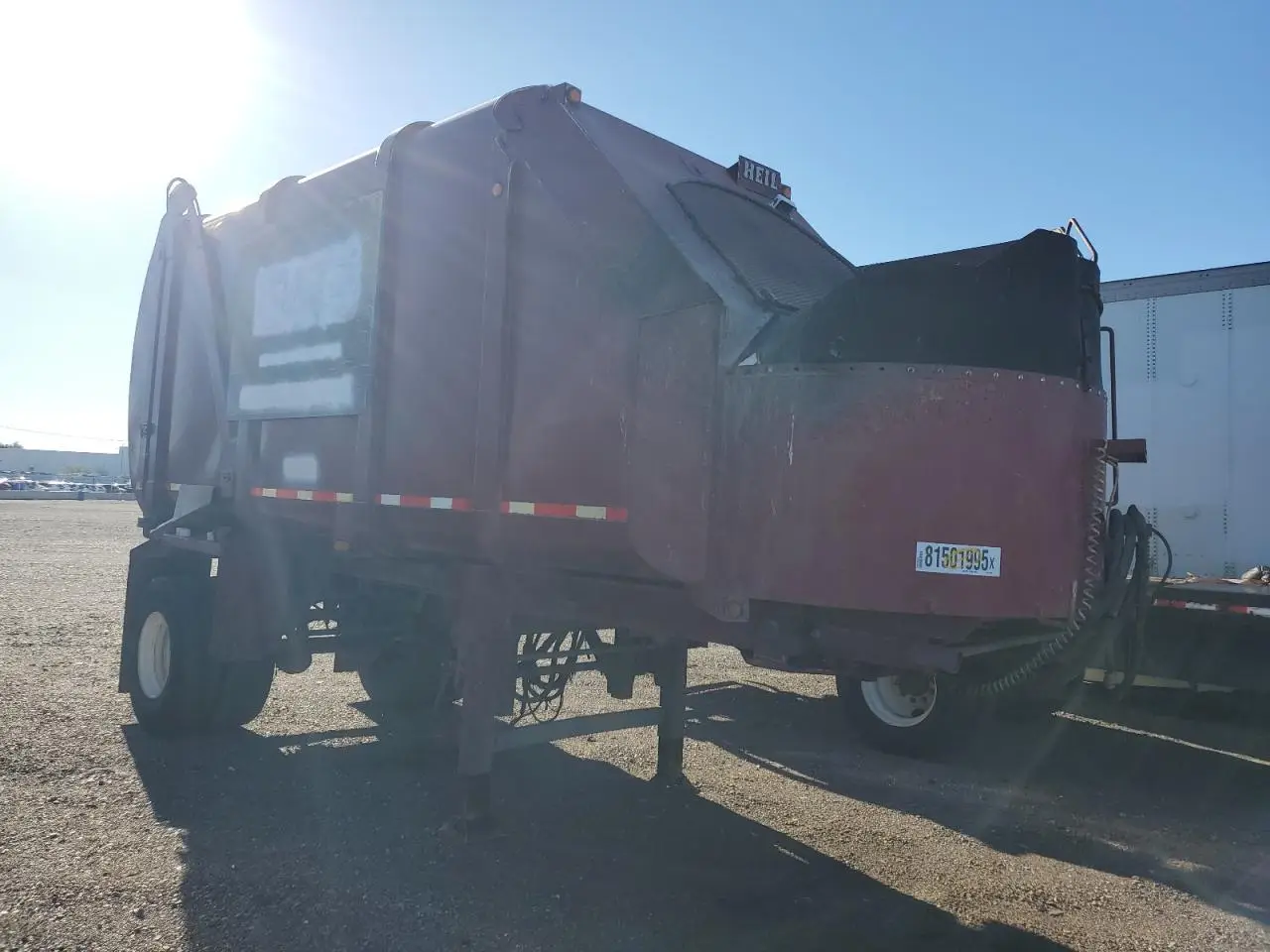 HEIL UNKNOWN 1999. Lot# 81501995. VIN 1H9BCGFF6X8270195