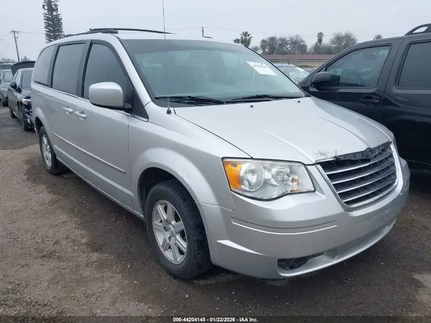 2010 CHRYSLER TOWN & COUNTRY