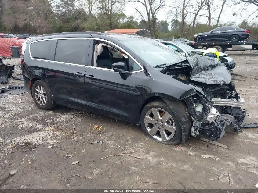 2021 CHRYSLER VOYAGER
