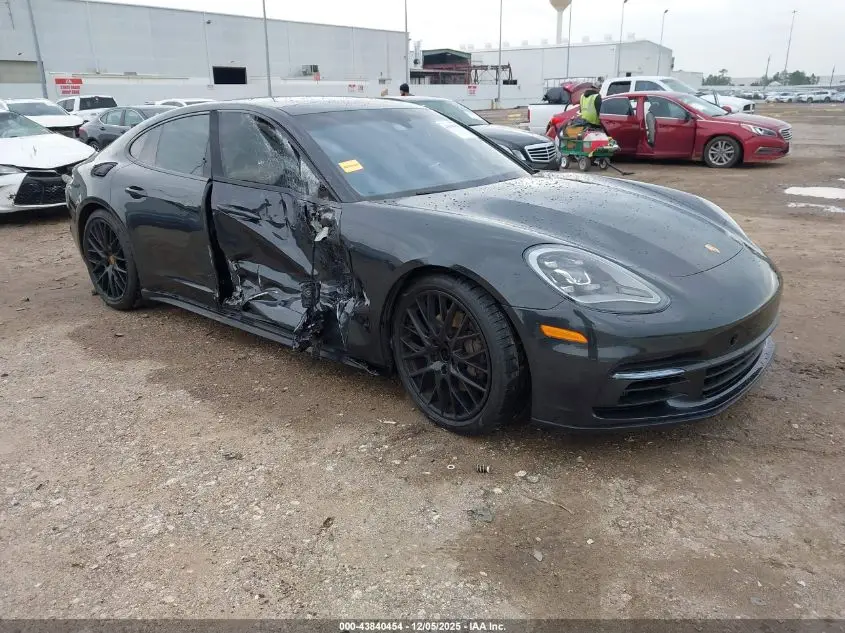 2019 PORSCHE PANAMERA