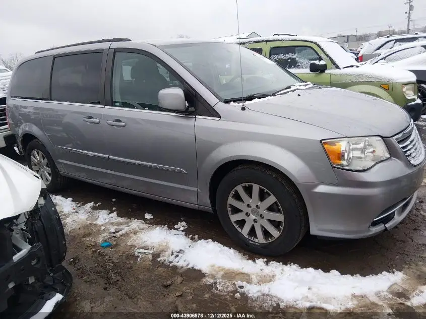 2016 CHRYSLER TOWN & COUNTRY