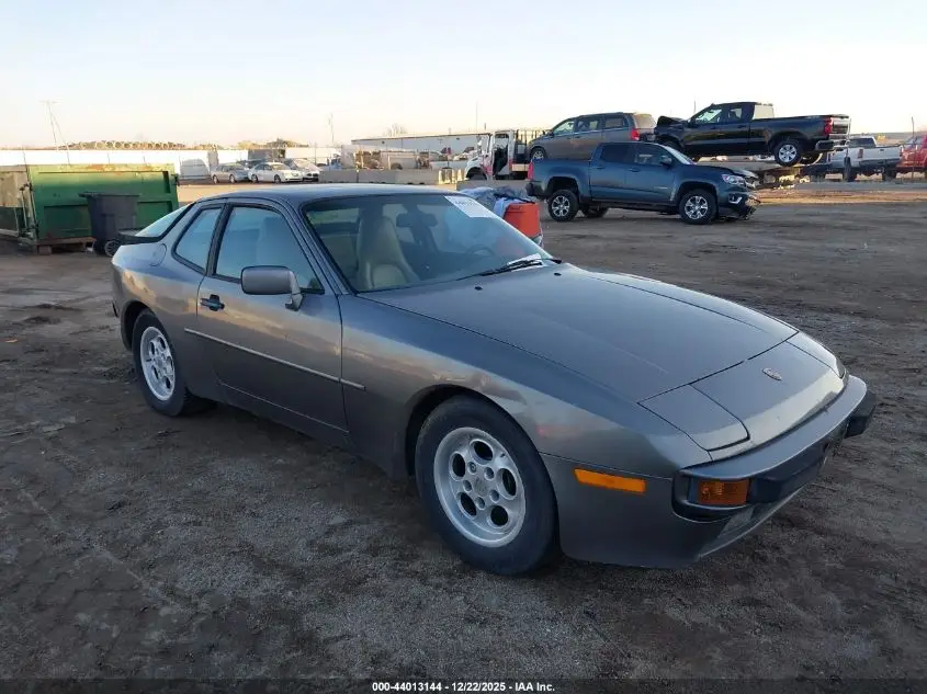 1985 PORSCHE 944