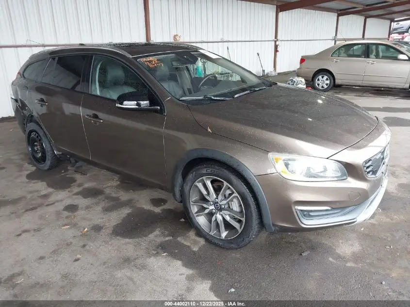 2015 VOLVO V60 CROSS COUNTRY
