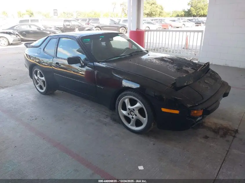 1987 PORSCHE 944