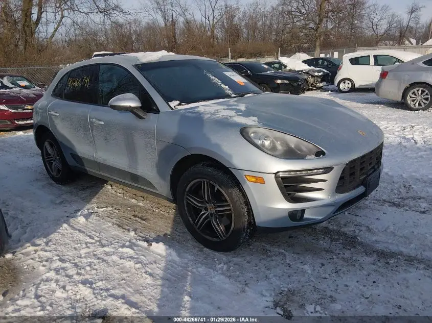 2016 PORSCHE MACAN